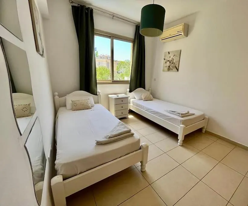 Eliza Suite At Pernera Beach Protarász Apartman